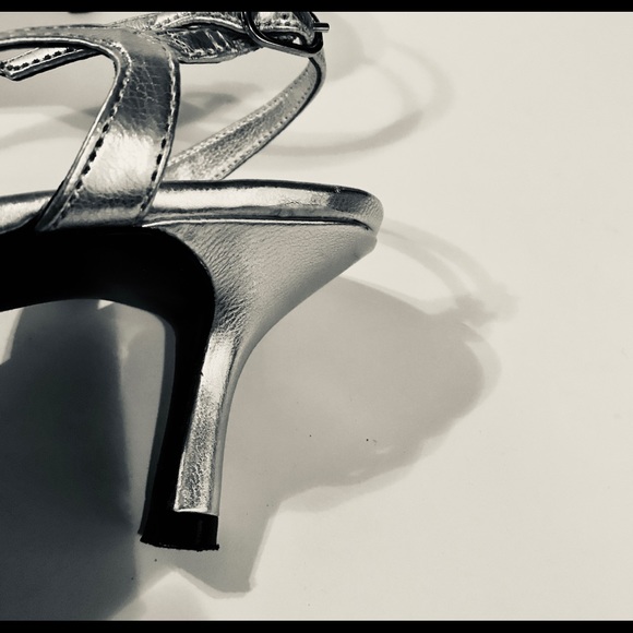 Kelly & Katie silver tone slingback heels - Picture 5 of 6